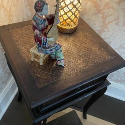 Fantastic wood table with drawer