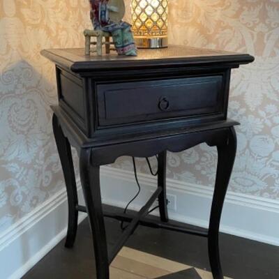 Fantastic wood table with drawer