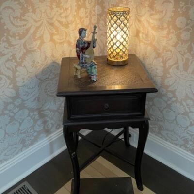 Fantastic wood table with drawer