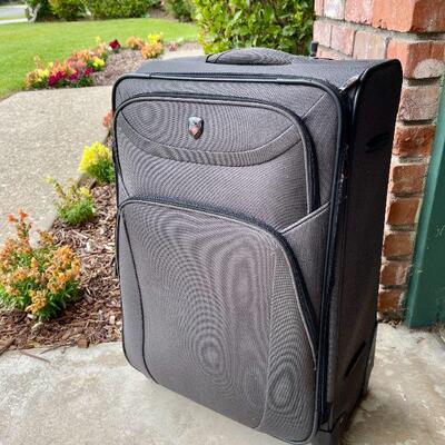 Lot 212  TLC Roller Bag Luggage 