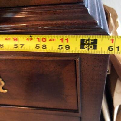 Gorgeous Henredon Mahogany China and Silver Cabinet with Lighted Display in Excellent Condition