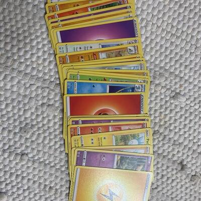 28 non holographic PokÃ©mon card lot