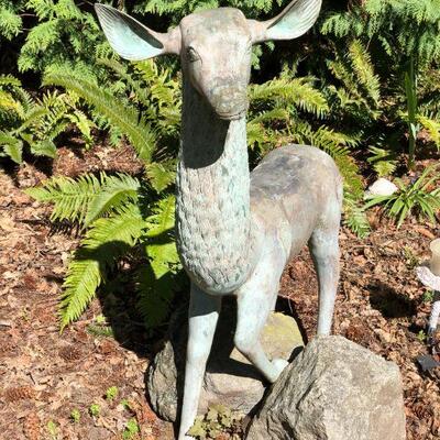 Beautiful Metal Doe Deer Yard Statue