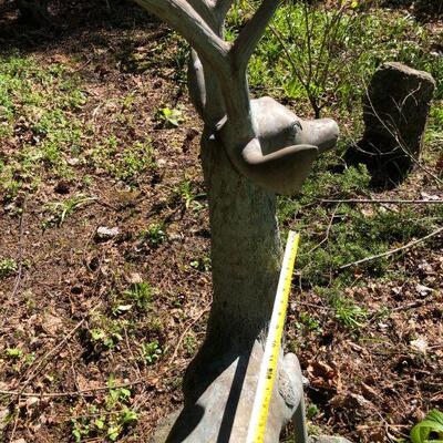 Beautiful Metal Doe Deer Yard Statue