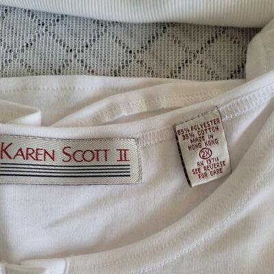 Lot 17: Ladies (2) Tank Tops and (2) Short Sleeve Shirts
