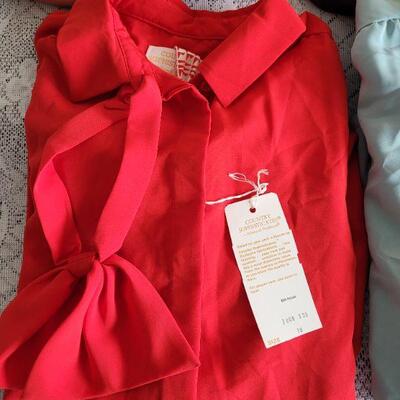 Lot 22: New PENDLETON Ladies Silk Long Sleeve Shirts