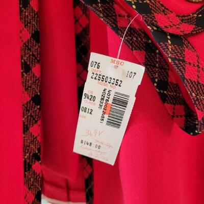 Lot 27: New Ladies Suits