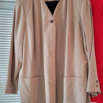 Lot 27: New Ladies Suits