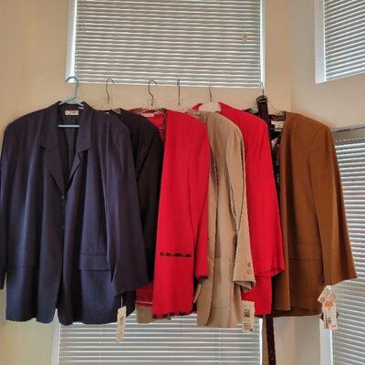 Lot 27: New Ladies Suits