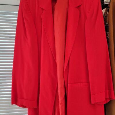 Lot 27: New Ladies Suits