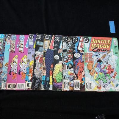 Justice League Europe Lot containing 11 issues. (1989,DC)  7.0 FN/VF