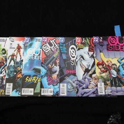 The Outsiders Lot containing 7 issues. (2003,DC)  9.0 VF/NM