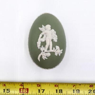 WEDGWOOD GREEN JASPERWARE CHERUB LIDDED EGG 