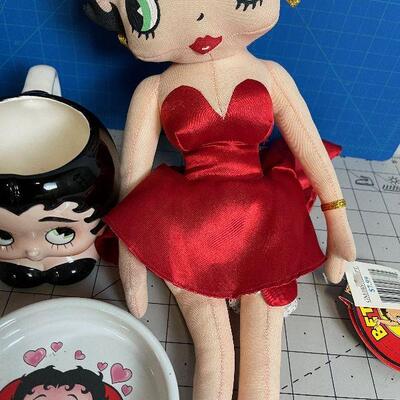 #12 (5) Betty Boop Collection 
