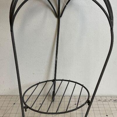 #75 Gray Wire Plant Stand 