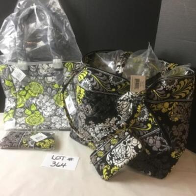 P364 New with Tags Vera Bradley 5pc Totes and Accessories 