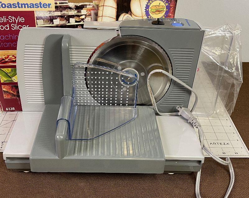 229 Toastmaster Deli Style Slicer