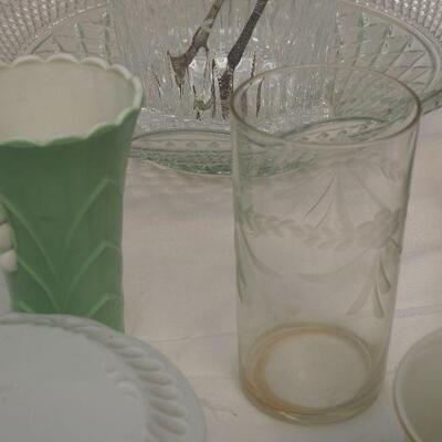 Lot 01 Corning ware vintage glass and ceramics