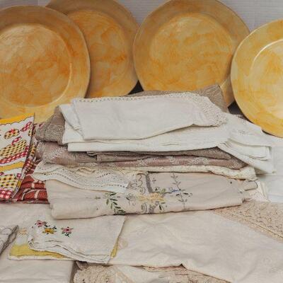 Lot 02 Liz Quackenbush large carrier ceramic plates and vintage Linens