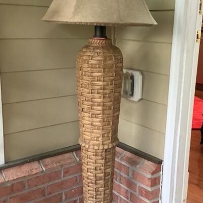 O - 302. NorthCape Outdoor Floor Lamp