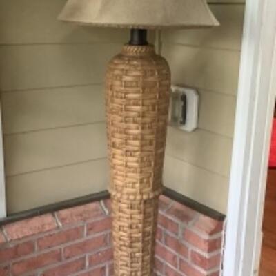 O - 302. NorthCape Outdoor Floor Lamp