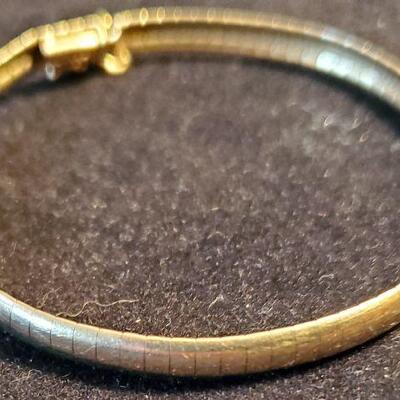 Hollow Bangle    10 K   10 grams