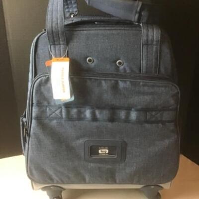 P398 New with Tag LUG Spinner Travel Bag with travel Accessories