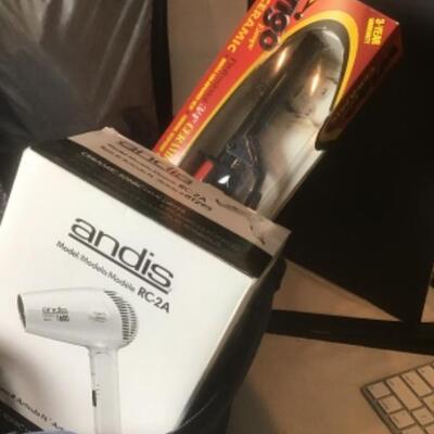 P398 New with Tag LUG Spinner Travel Bag with travel Accessories