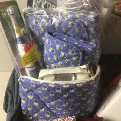 P398 New with Tag LUG Spinner Travel Bag with travel Accessories