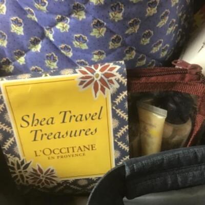 P398 New with Tag LUG Spinner Travel Bag with travel Accessories