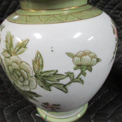 Lot 4 - LJ Japan Porcelain Vases Ginger Jar w/ Lids