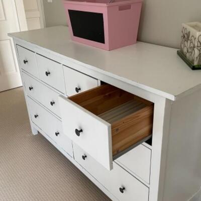 White 8 drawer dresser