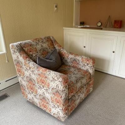 Beautiful Bauhaus swivel chair
