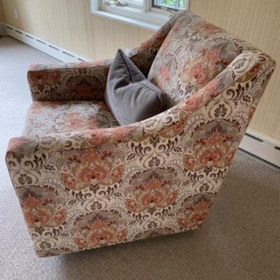 Beautiful Bauhaus swivel chair