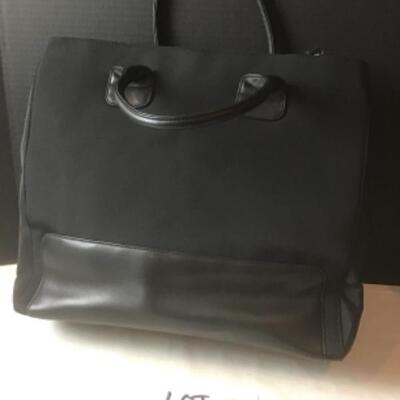 P409 New without tag HOBO International Microfibre and Leather Travel Tote/Handbag 