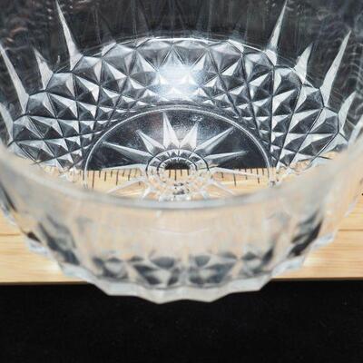 Lot 13 French Arcoroc clear sunburst cyrstal bowls