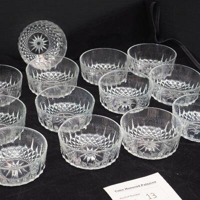 Lot 13 French Arcoroc clear sunburst cyrstal bowls