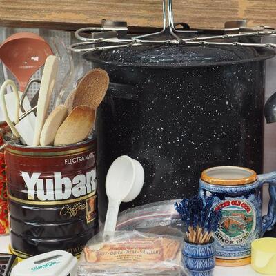 Lot 15 Enamel pot and cooking utensils