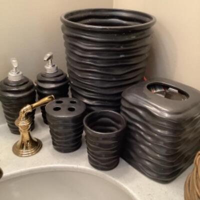 P/B - 455 Assorted Decorative Towel & Bathroom Essentials in Black Lot 