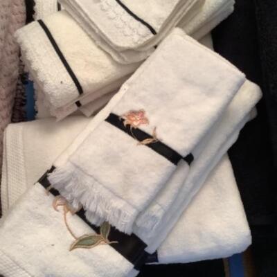 P/B - 455 Assorted Decorative Towel & Bathroom Essentials in Black Lot 