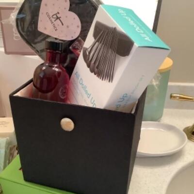 P/B - 456   Skin Care & Beaty Lot 