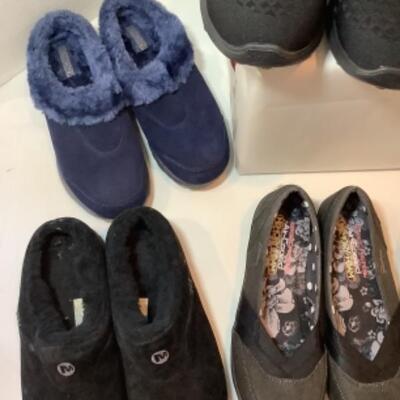 P - 459  Designer Brand Shoe Lot Size 8 