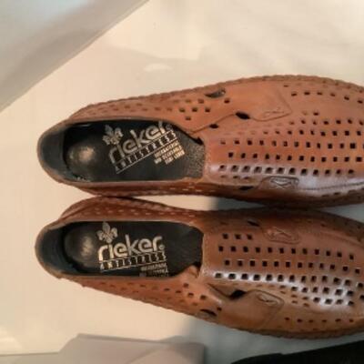 P - 460. Designer Brand Shoe Lot Size 8 