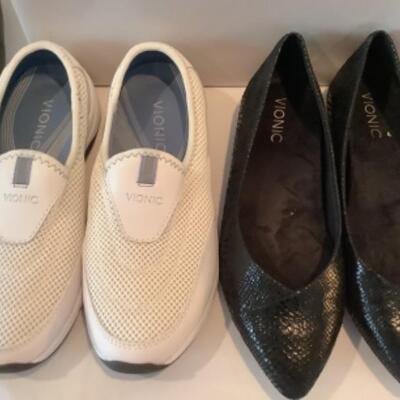 P - 460. Designer Brand Shoe Lot Size 8 