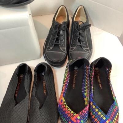 P - 463 Designer Brand Shoe Lot Size 9