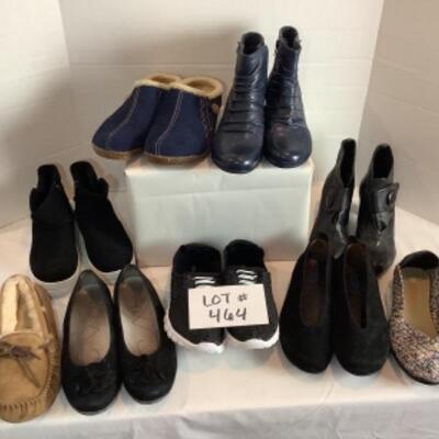 P - 464 Designer Brand Shoe Lot Size 9