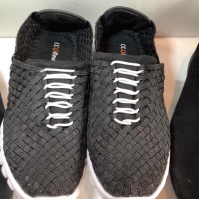 P - 464 Designer Brand Shoe Lot Size 9