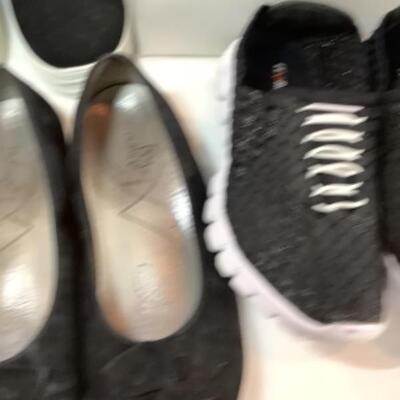 P - 464 Designer Brand Shoe Lot Size 9