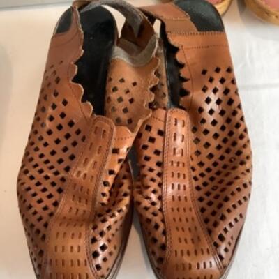 P - 465  Designer Brand Shoe Lot Size 9