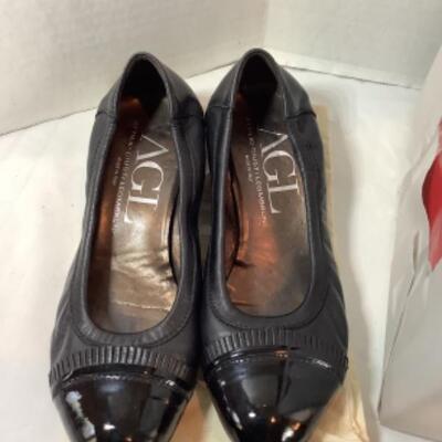 P - 466  Designer Brand Shoe Lot Size 8